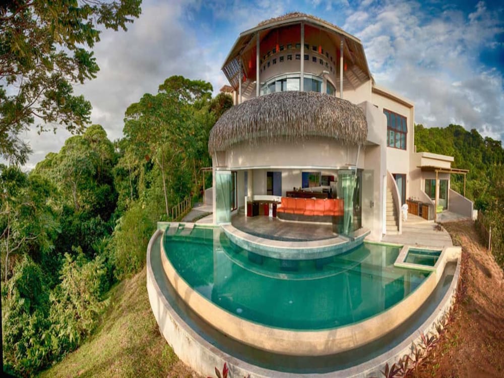 Deluxe House, 4 Bedrooms, Private Pool, CASA ATARDECER