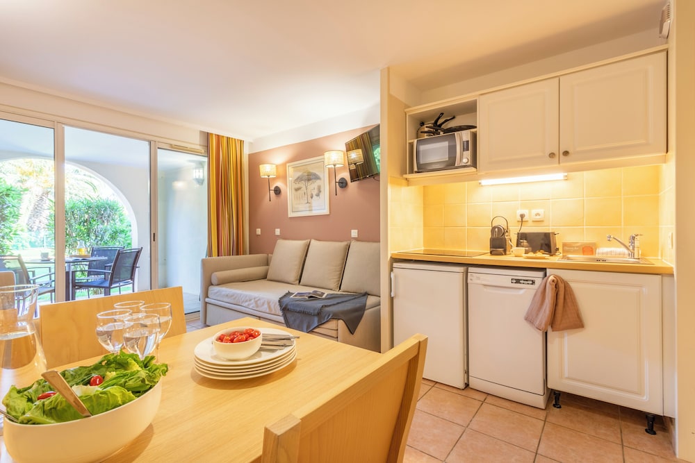 Studio 5 people - 1 sleeping alcove - Terrace - Ground floor - Air conditioned Renovated photo 3