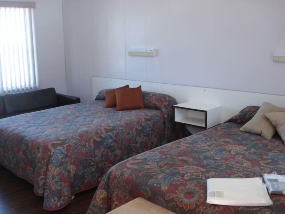 Classic Room, 2 Double Beds photo 2