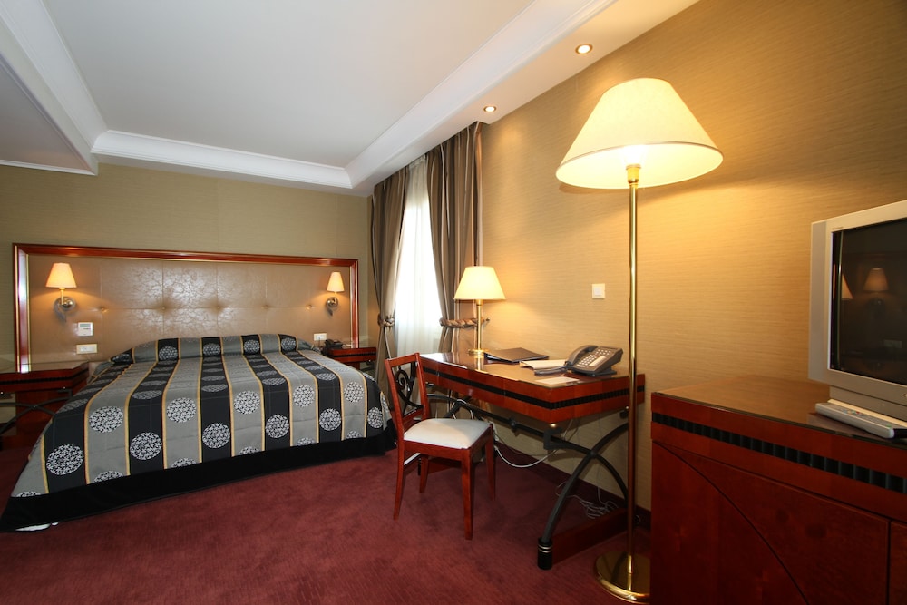 Deluxe Room, City View