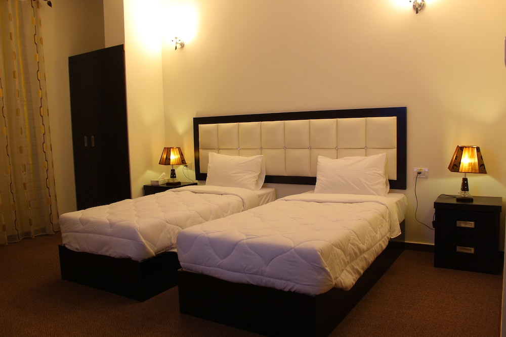 Family Suite, 2 Bedrooms, City View photo 3