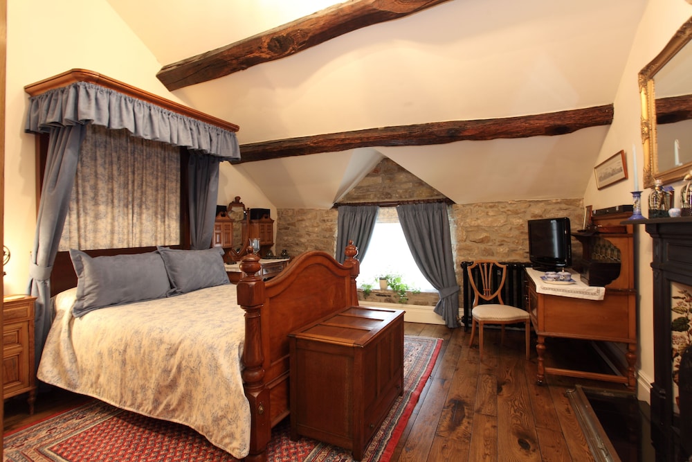 The Lancaster (Private Bathroom)