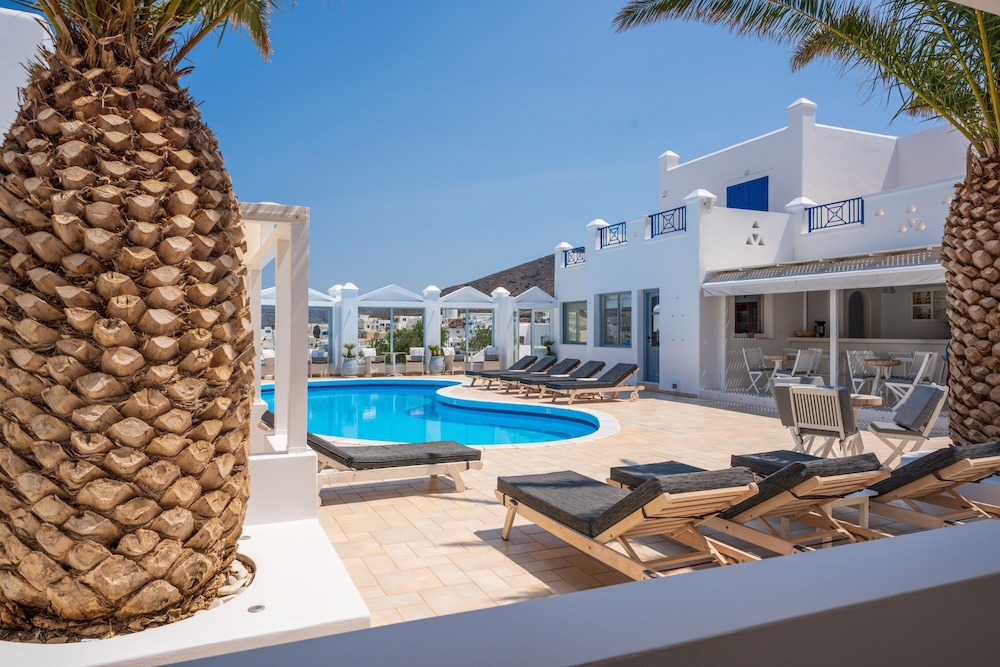 Superior Double Room (Pool side) photo 2