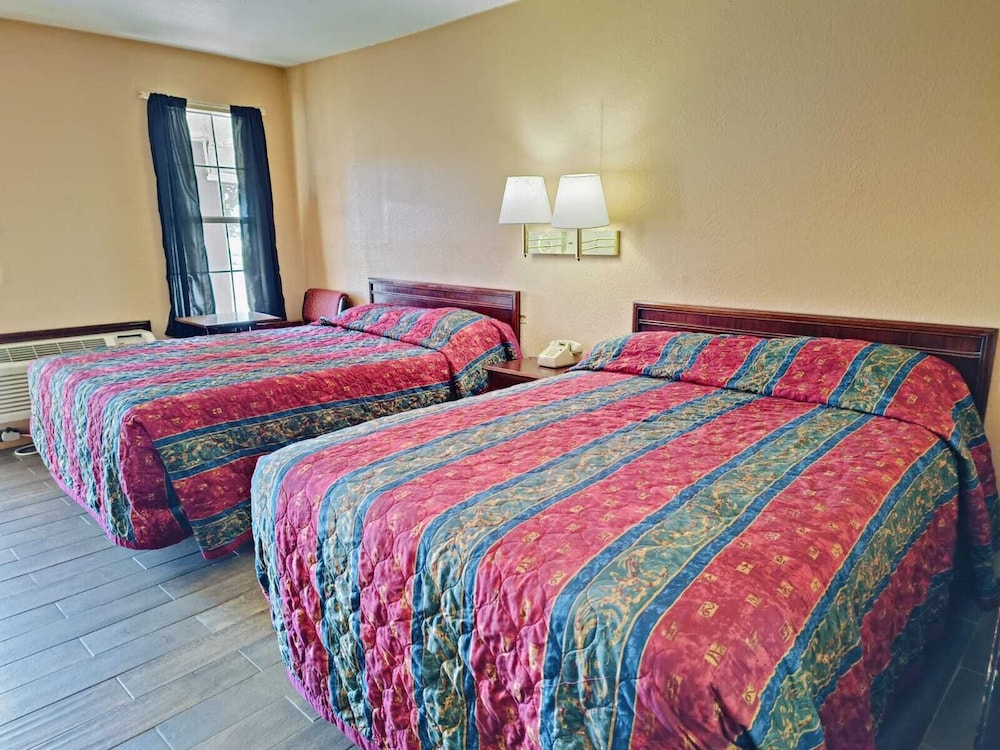 Suite - 2 King Bed Non-Smoking photo 1