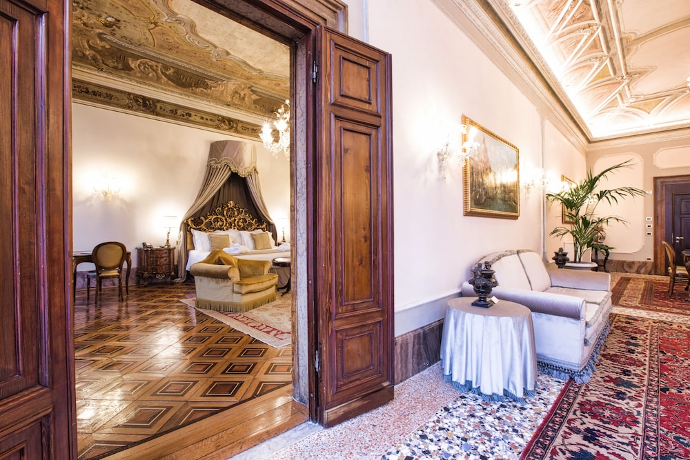Royal Suite