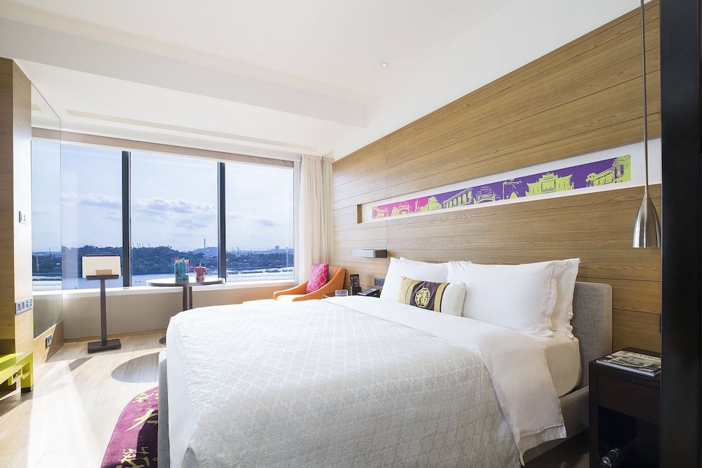 Standard Room, 1 King Bed, Sea View (High Floor) - Photo 7
