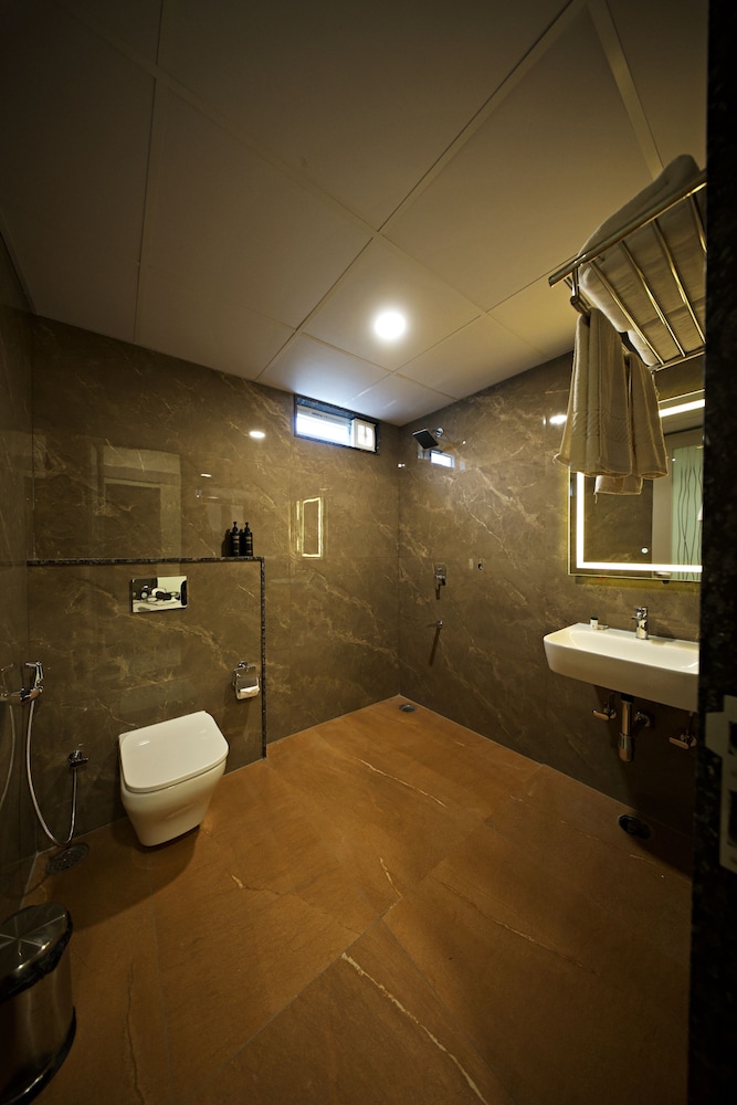 Deluxe Room, 2 Twin Beds - Photo 2