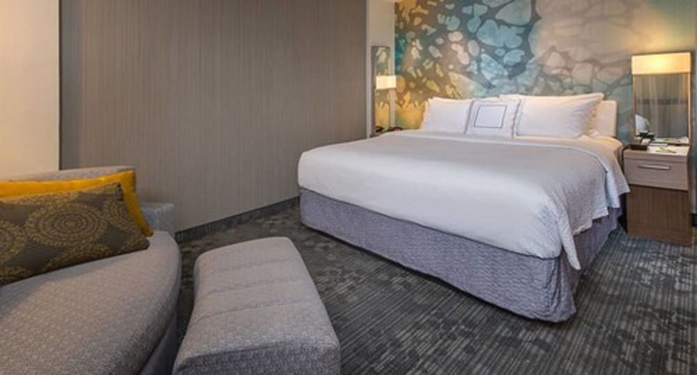 Room, 1 King Bed (Hearing Accessible) photo 1