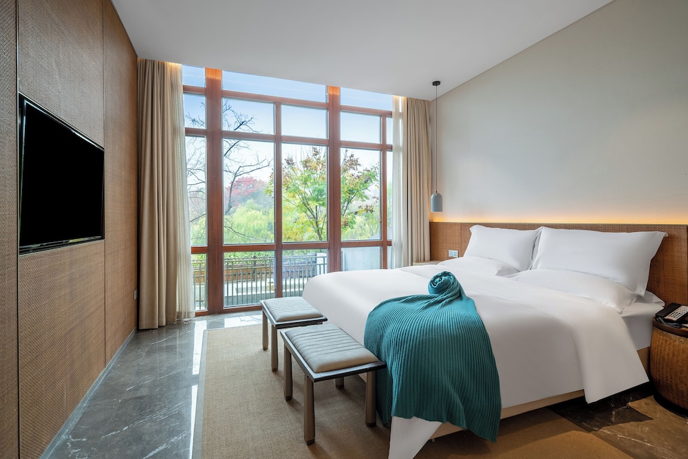 Superior Double Room, Lake View photo 1