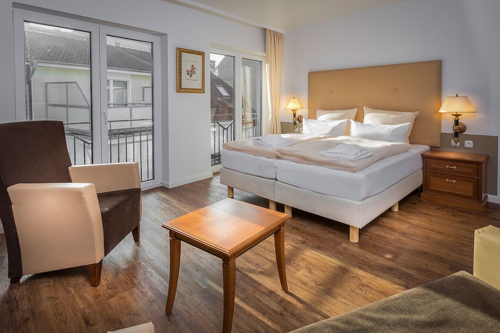 Deluxe Studio Suite