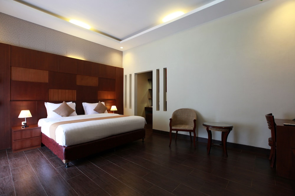 Boutique Room