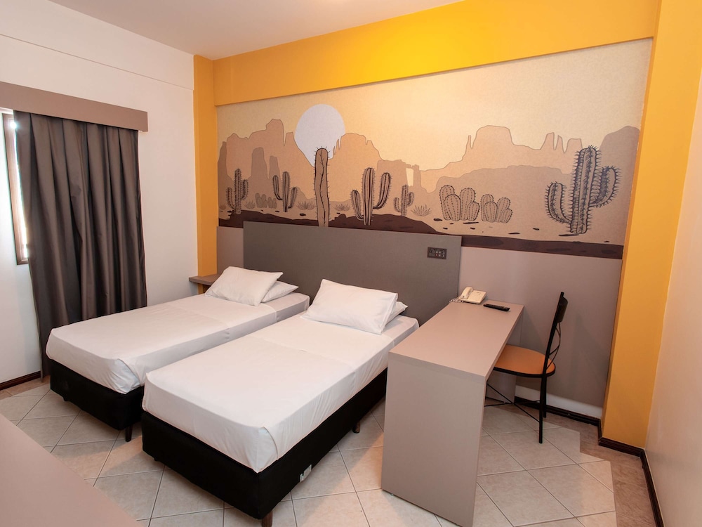Standard Room, 2 Twin Beds photo 2