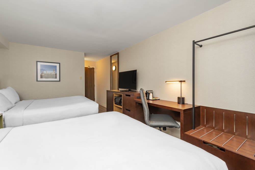 Room, 2 Queen Beds, Non Smoking - Photo 3