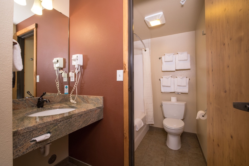 Classic Room, Non Smoking, Refrigerator (Elevator Access)