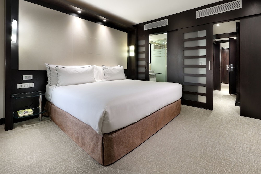 Room (Melia, 2+1)
