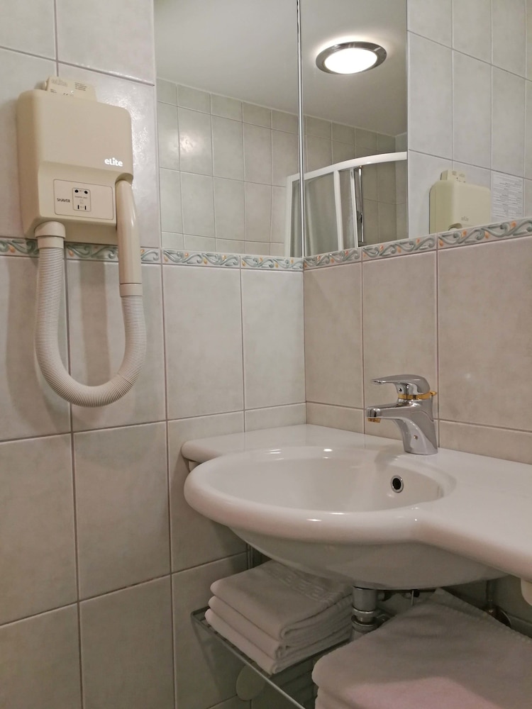 Standard Room (plus 1/2+1) photo 3