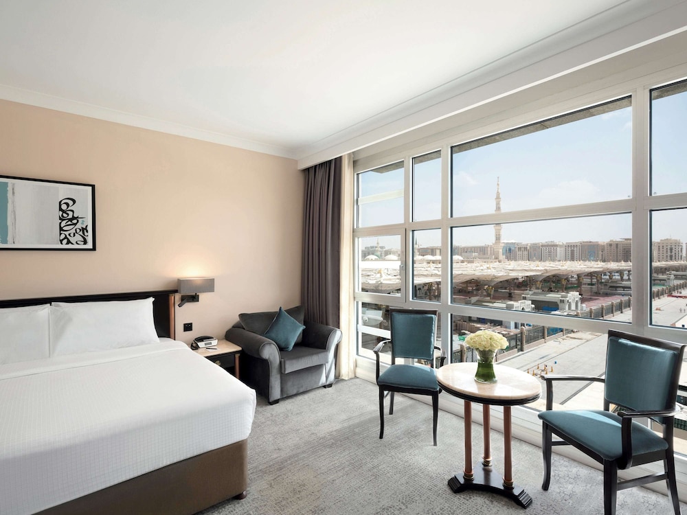 Superior Room, 1 King Bed (Partial Haram View) - Photo 2