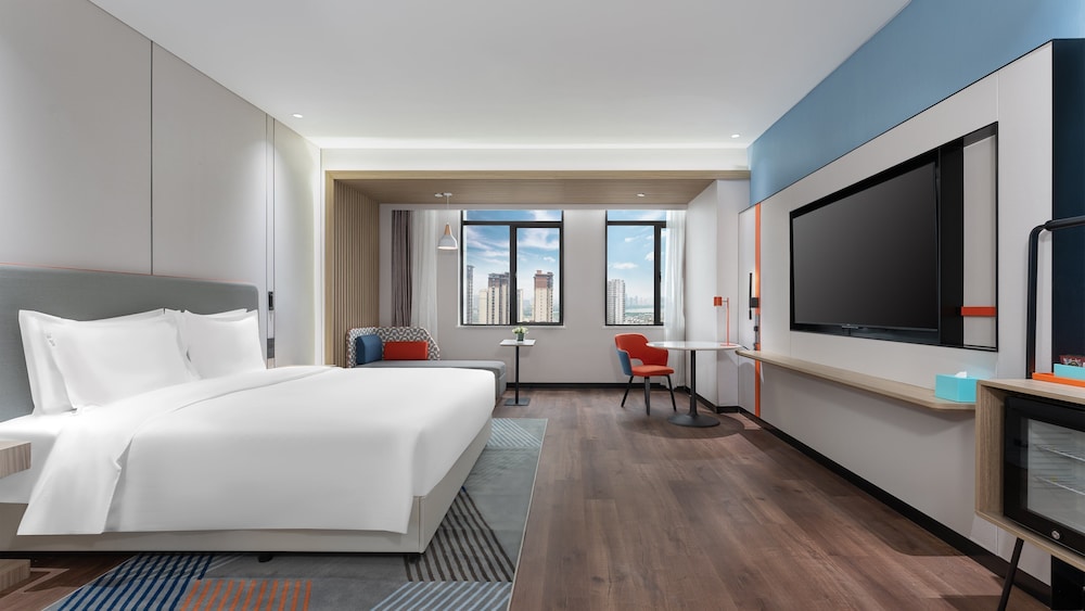 Standard Room, 1 King Bed, Lake View - Photo 1