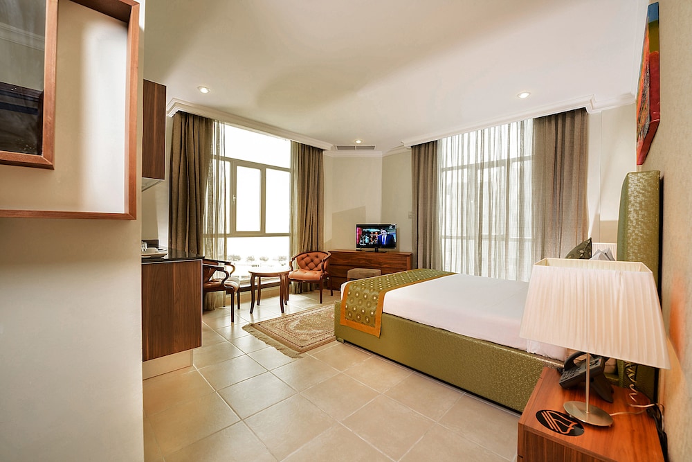 Standard Room, 1 King Bed, Sea View photo 2