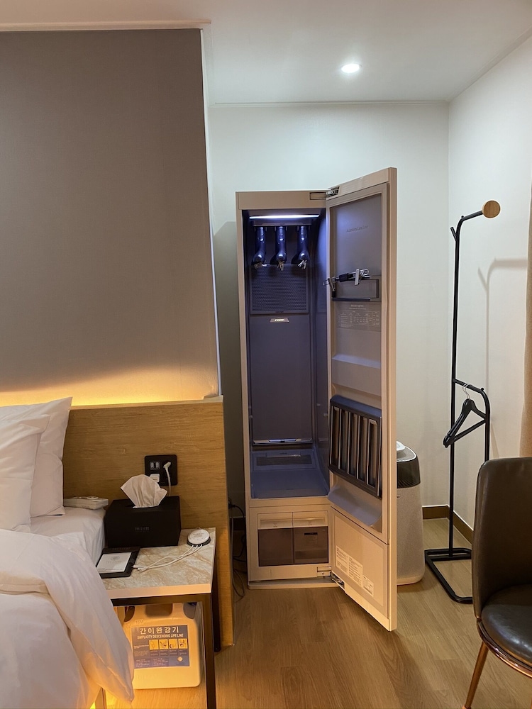 Premium Room - Photo 8