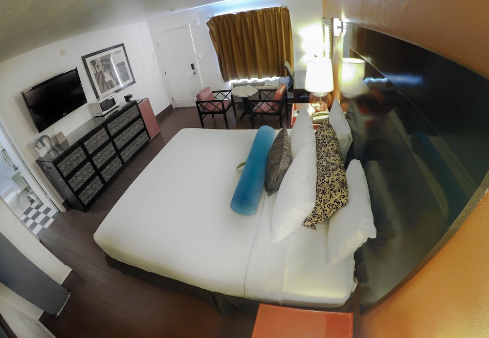 Standard Room, 1 King Bed photo 1