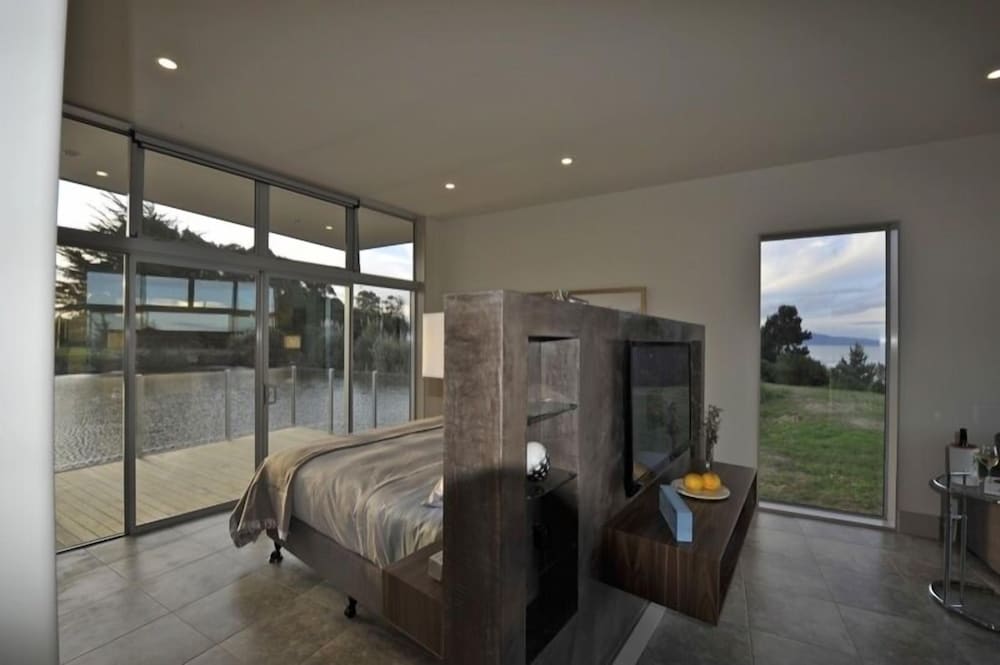 The Waters Beachfront Suite 1
