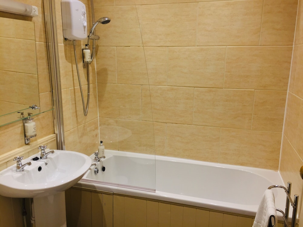 Twin Room - Photo 2