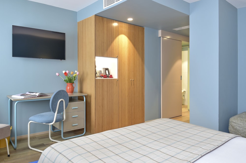 Penthouse, City View