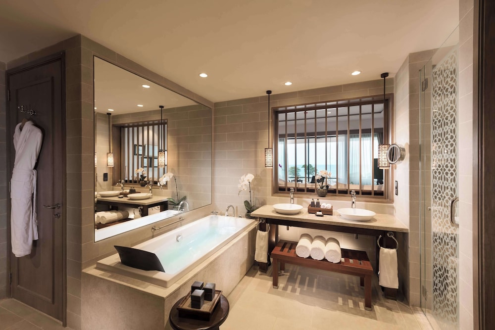 Executive Sunrise Sea Facing Terrace Room - Photo 3