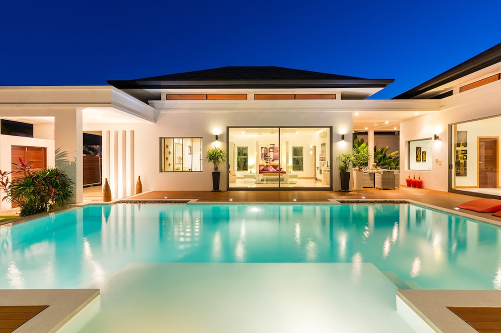 4-Bedroom Pool Villa photo 2