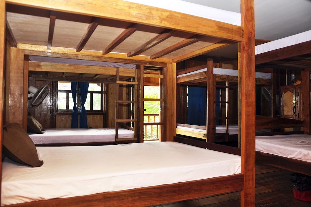 Classic Shared Dormitory, Multiple Beds, Non Smoking, Sea View photo 1