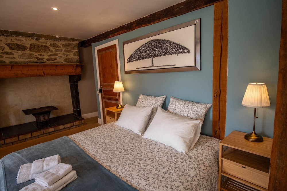 Deluxe Triple Room, Accessible, Ensuite ( Room 2 Agatha) photo 3
