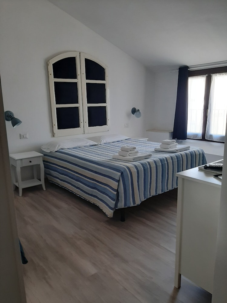 Deluxe Triple Room photo 3