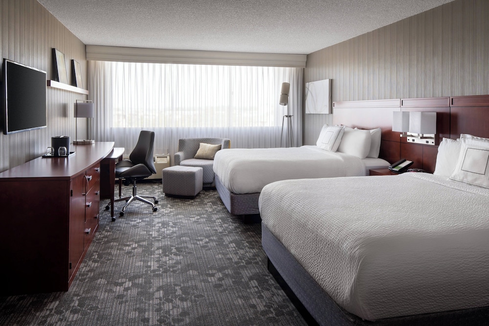 Room, 2 Queen Beds (Hearing Accessible) - Photo 1