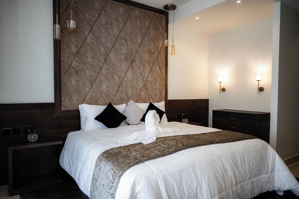Luxury Apartment, 1 Bedroom, Balcony, Courtyard View photo 1