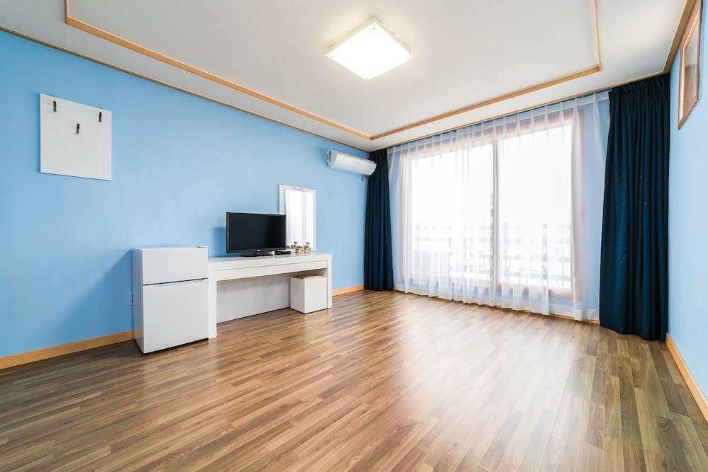 Traditional Room, Beach View (Ondol)
