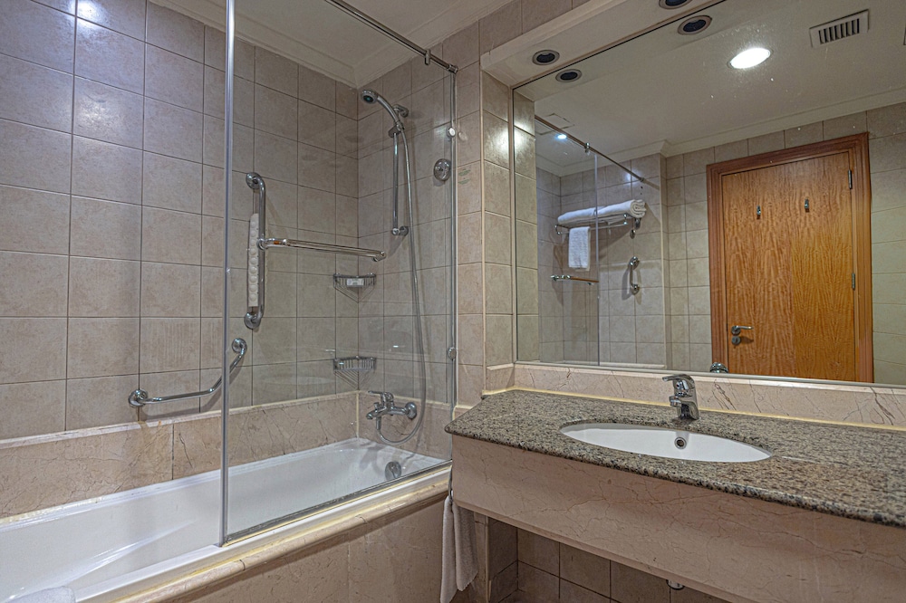 Suite, 1 Bedroom, Smoking - Photo 3