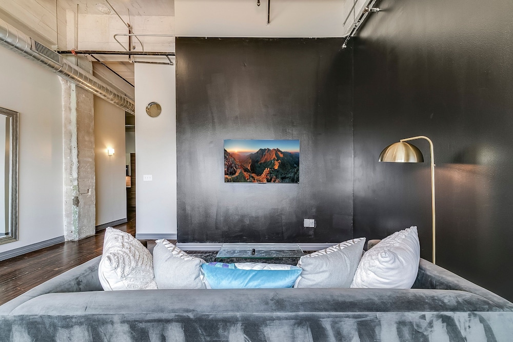 Signature Apartment, 2 Bedrooms, 2 Bathrooms, City View photo 1