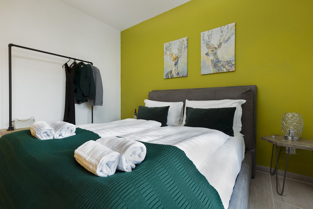 Comfort Studio, Annex Building