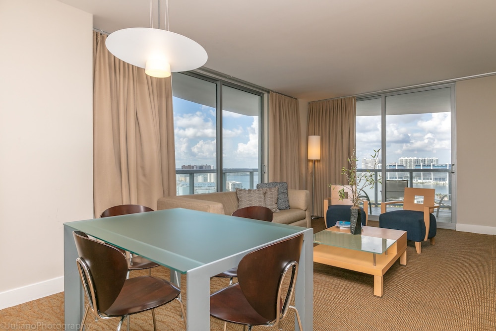Luxury Suite, 2 Bedrooms, Kitchen, Partial Ocean View photo 3