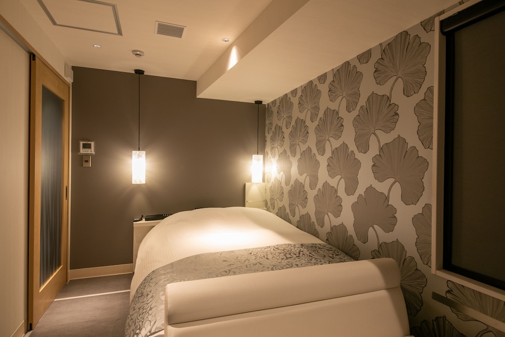 Business Double Room, 1 Bedroom, Refrigerator & Microwave photo 2