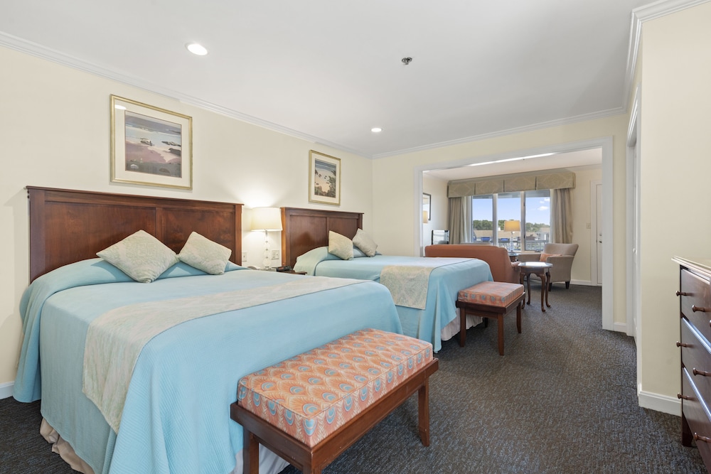 Ireland House 2nd Floor 2 Queen Beds