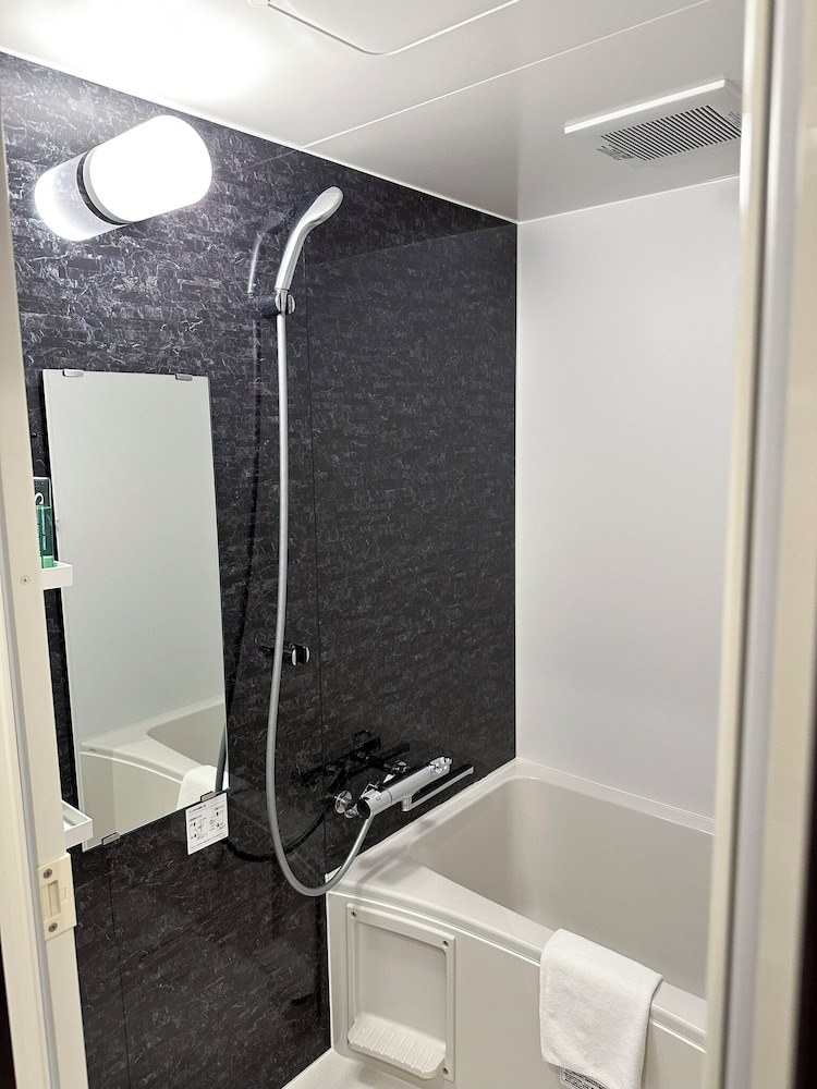 Basic Twin Room, 2 Twin Beds - Photo 2