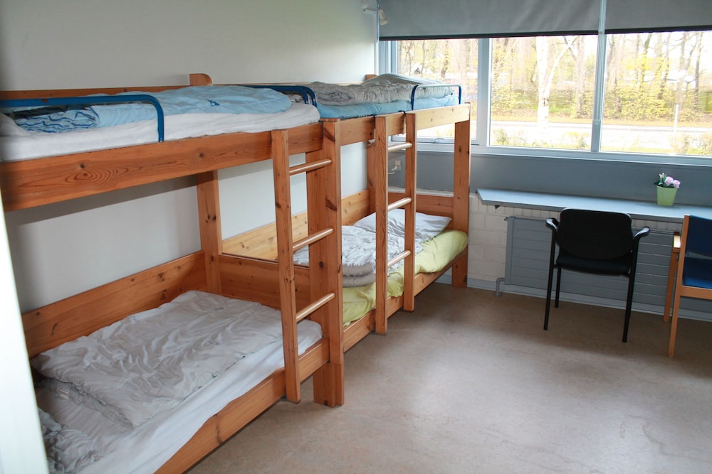 Basic Room, Multiple Beds, Private Bathroom (6 person) photo 1