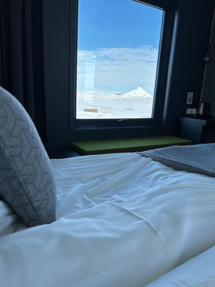 Standard Double or Twin Room, Lake View photo 3