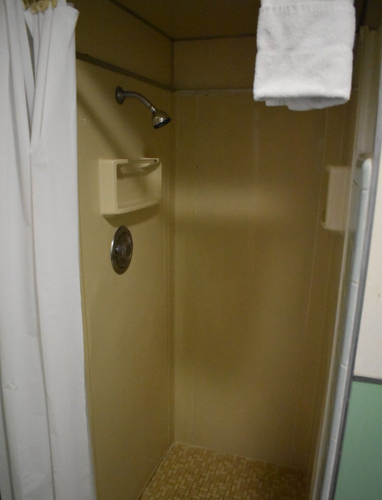 Economy Double Room photo 2