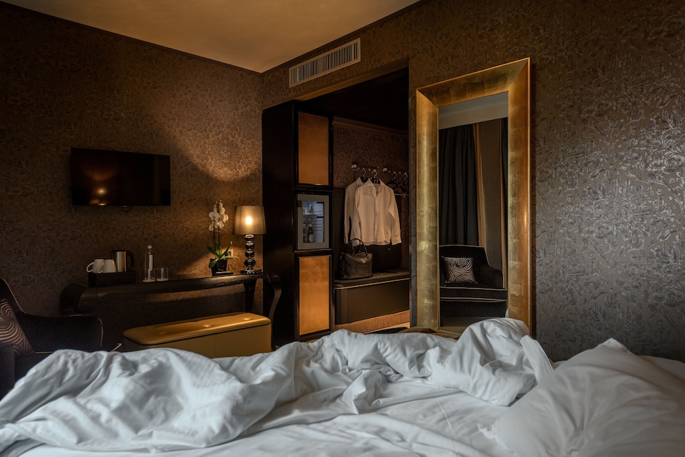 Superior Double or Twin Room photo 2