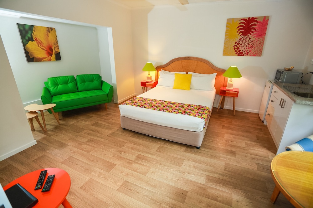 Studio, 1 Queen Bed - Photo 17