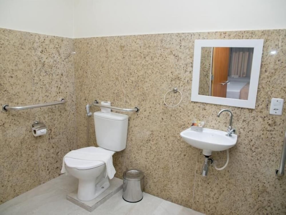 Deluxe Room, Bathtub photo 2