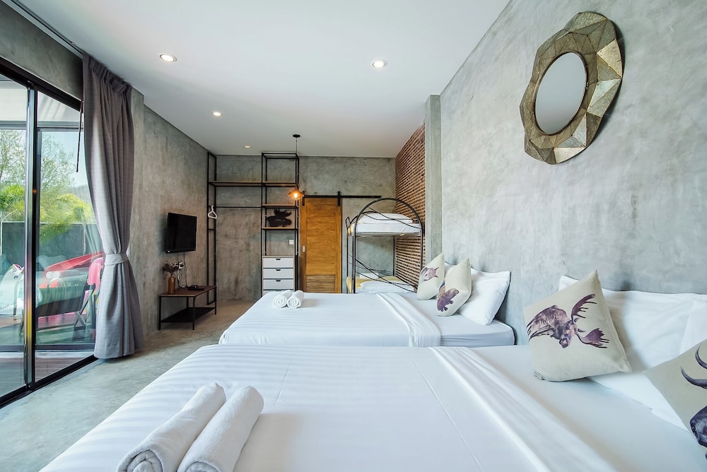 Four-Bedroom Villa - Photo 29